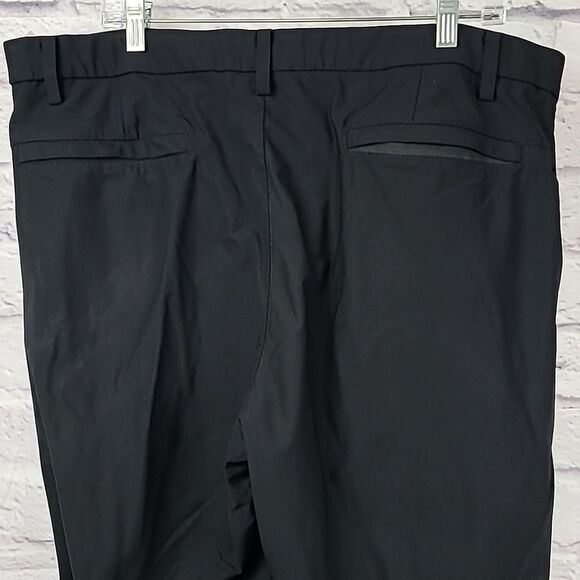 Kirkland Signature Men’s Performance Pant 40x30 Tech Stretch Zip Pockets Black - Picture 2 of 9